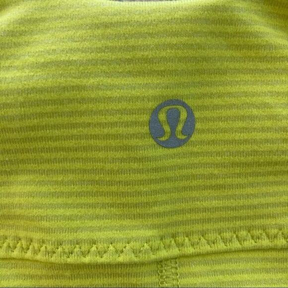 Lululemon Scoop Me Up Workout top  size 4 - Picture 7 of 7